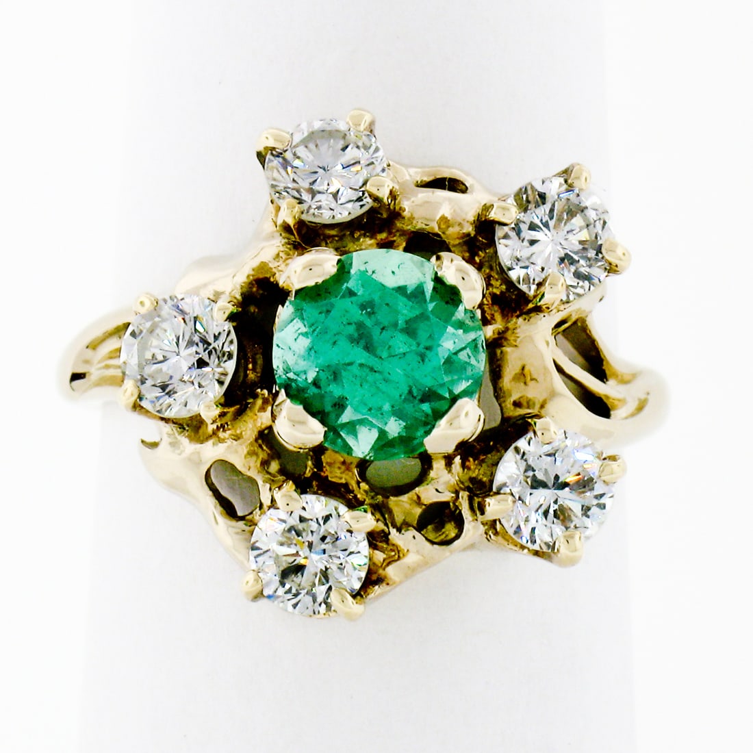 14k Yellow Gold GIA Certified Emerald Diamond Ring Size 6.5: 14k Yellow Gold GIA Certified Emerald Diamond Ring Size 6.5 This vintage ring is crafted from solid 14k yellow gold and features a rare, GIA-certified natural emerald at its center. The round brillian