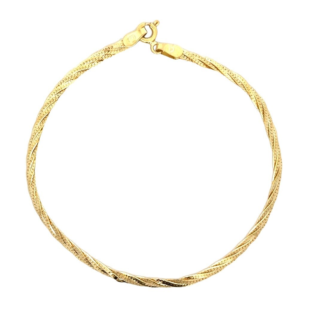 14K Yellow Gold Herringbone Chain Bracelet 7 Inch Unisex: 14K Yellow Gold Herringbone Chain Bracelet 7 Inch Unisex This unisex bracelet features a stunning 14K yellow gold construction with a flat braided twisted herringbone link design, making it a perfect 