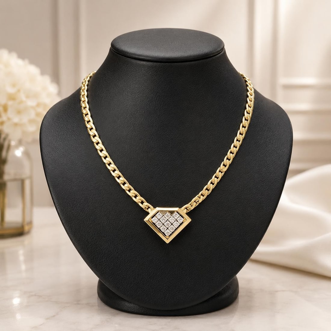 Diamond Cluster Pendant Necklace 13 Stones Yellow Gold Fancy Link Chain: Diamond Cluster Pendant Necklace 13 Stones Yellow Gold Fancy Link Chain This vintage necklace features a cluster pendant set with 13 natural round brilliant cut diamonds, arranged in a diamond shape. 