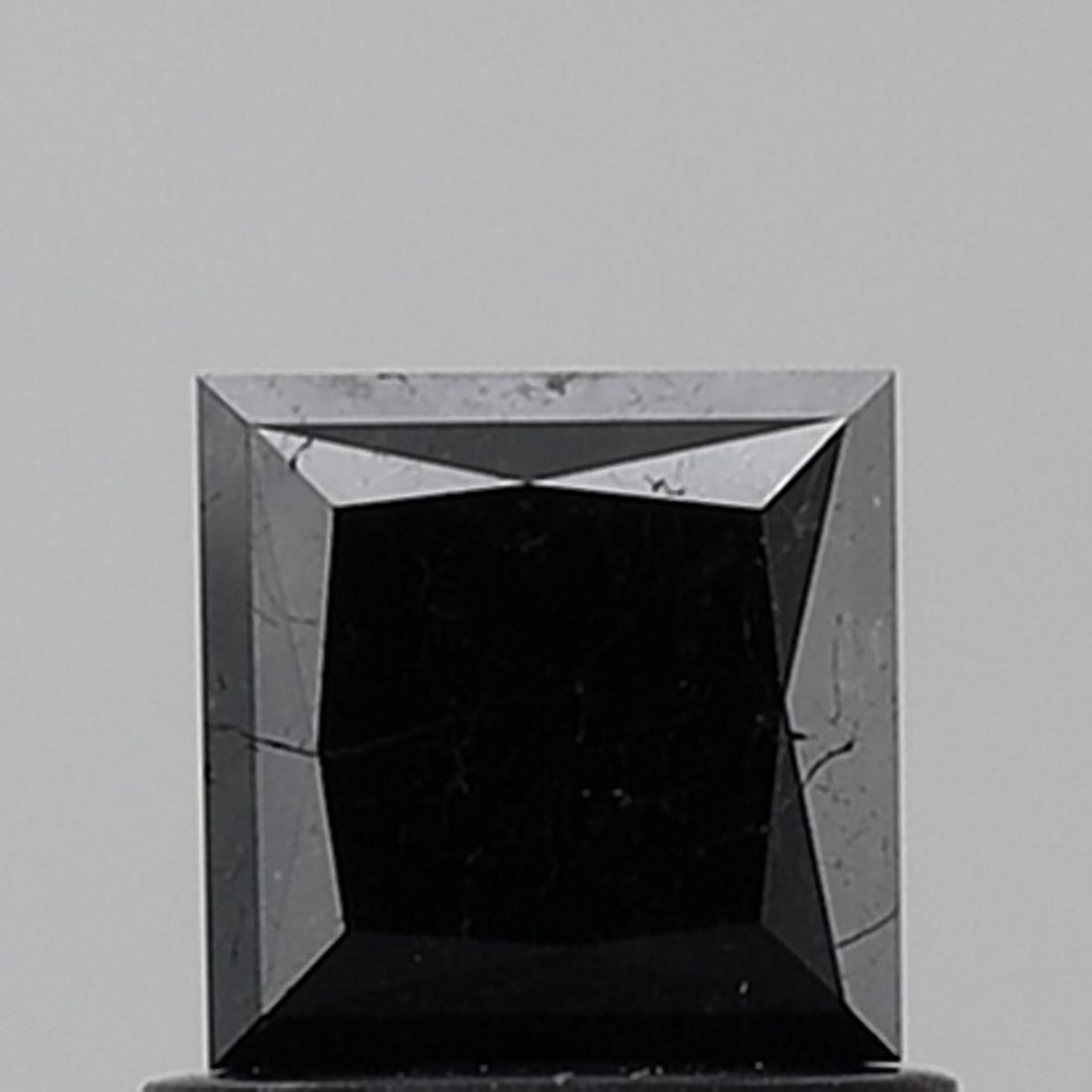 Loose Diamond - PRINCESS 0.9ct Black VVS2: Loose Diamond - PRINCESS 0.9ct Black VVS2 Source: Natural Shape: PRINCESS Carats: 0.9 Color: Black Certification: NONE Video: