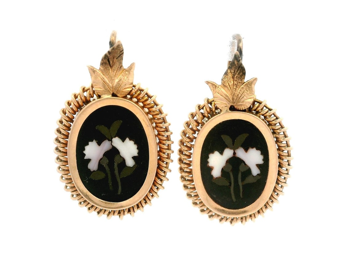 Antique Art Nouveau Yellow Gold Floral Dangle Earrings: Antique Art Nouveau Yellow Gold Floral Dangle Earrings These exquisite Vintage Yellow Gold Pietra Dura Hard Stone Floral Drop Dangle Earrings are a stunning example of Art Nouveau design. Crafted from