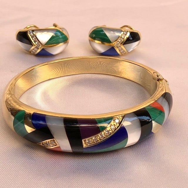 14K Yellow Gold Jewelry Set Asch Gross Eardt Bracelet Earrings Diamond Inlay: 14K Yellow Gold Jewelry Set Asch Gross Eardt Bracelet Earrings Diamond Inlay A signed and hallmarked Asch Grosseardt jewelry set in 14K yellow gold, featuring diamond, coral, lapis lazuli, malachite, 