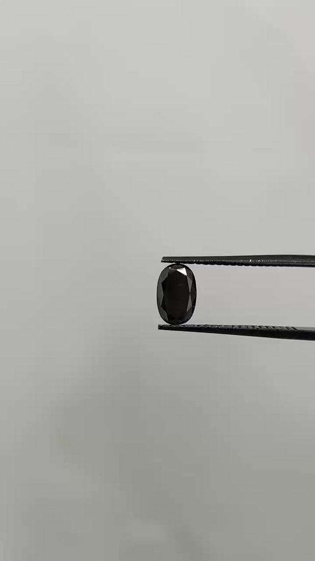 Loose Diamond - OVAL 0.65ct Fancy Black VVS2: Loose Diamond - OVAL 0.65ct Fancy Black VVS2 Source: Natural Shape: OVAL Carats: 0.65 Color: Fancy Black Certification: GIA Video: