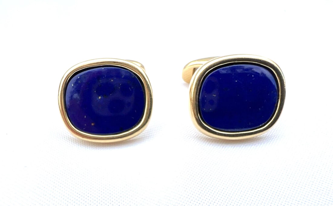 German 18K Gold Lapis Lazuli Cufflinks Set Hallmarked: German 18K Gold Lapis Lazuli Cufflinks Set Hallmarked Discover the elegance of these exquisite German 18K yellow gold cufflinks, featuring stunning Lapis Lazuli inlays. Each cufflink is meticulously c