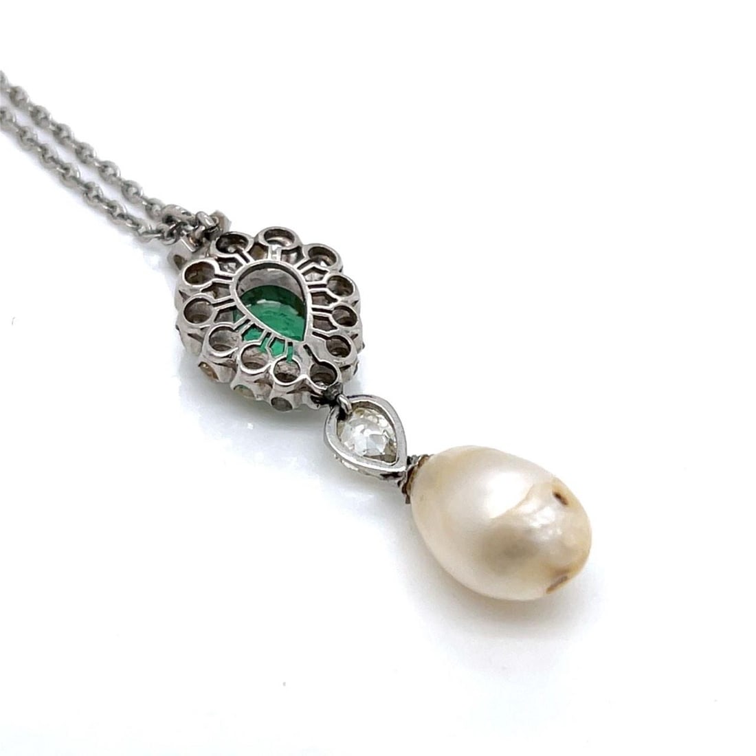 Victorian Platinum Pendant GIA Certified Pearl Emerald Diamond 18K Chain: Victorian Platinum Pendant GIA Certified Pearl Emerald Diamond 18K Chain This exquisite Victorian pendant showcases a GIA Certified Natural Pearl, measuring 9.18 x 8.58mm, set in luxurious platinum. T