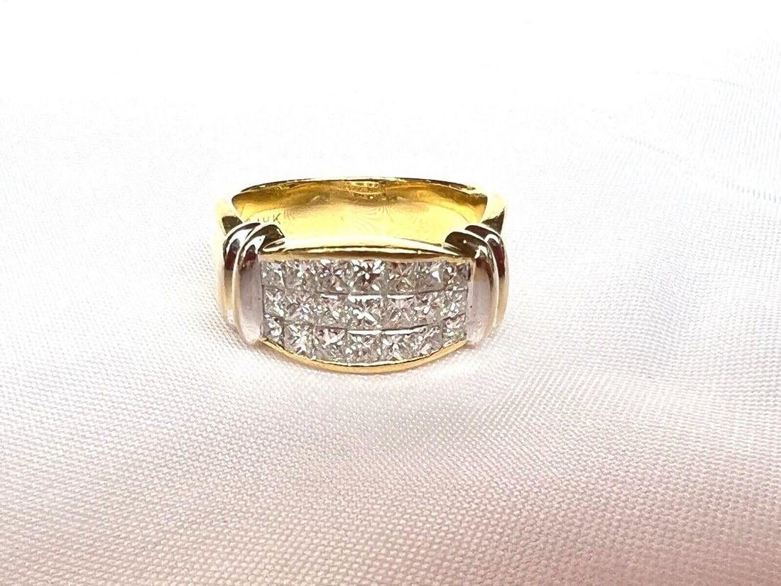 Exquisite French 18K Yellow Gold Diamond Ring 1.25 ct Size 7: Exquisite French 18K Yellow Gold Diamond Ring 1.25 ct Size 7 This exquisite French ring is crafted from 18K yellow gold and features a stunning array of diamonds. Designed in a size 7, it showcases ap