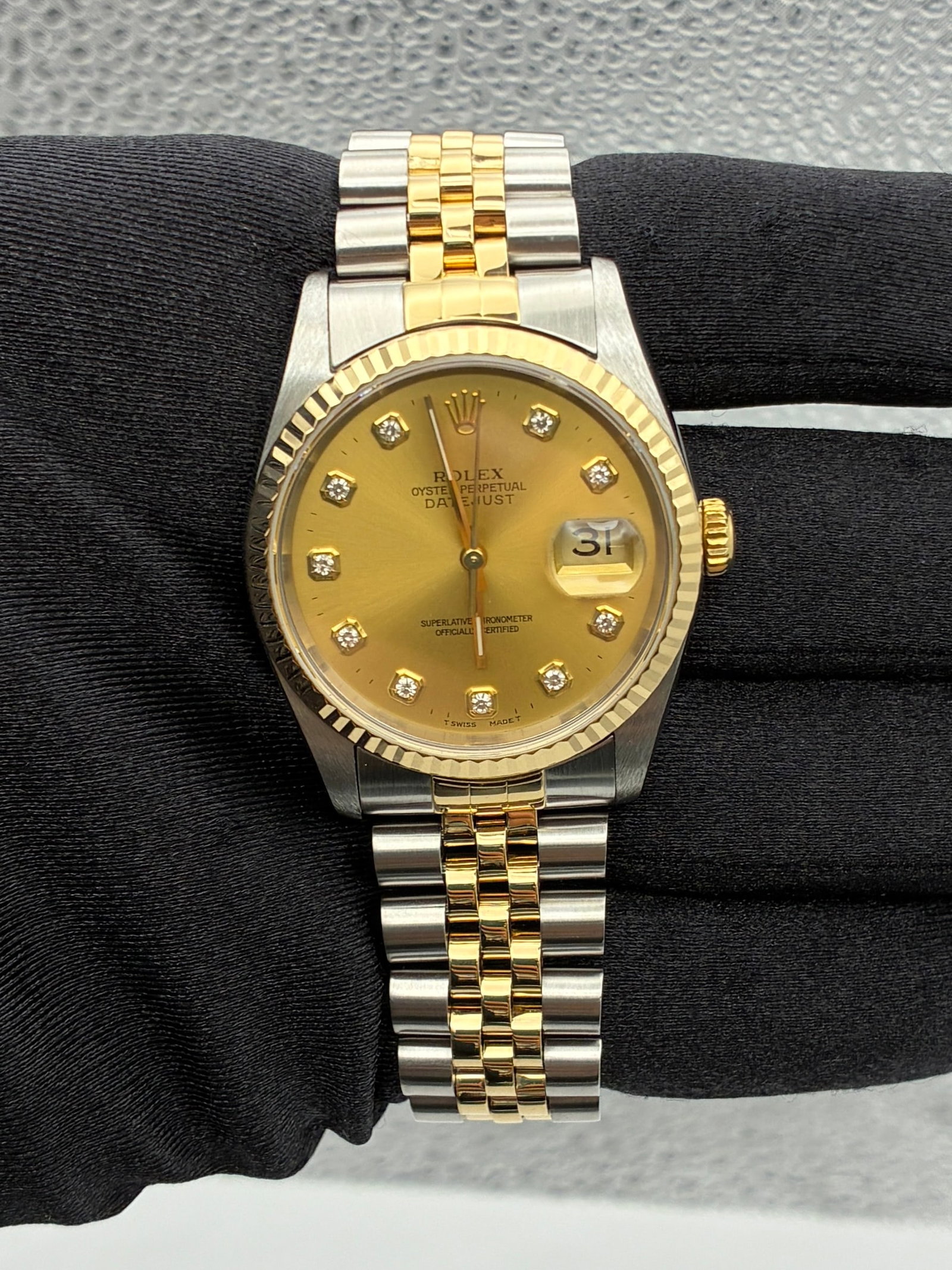 Rolex Datejust 16233 Jubilee Fluted Champagne Diamond Dial (1 of 4)