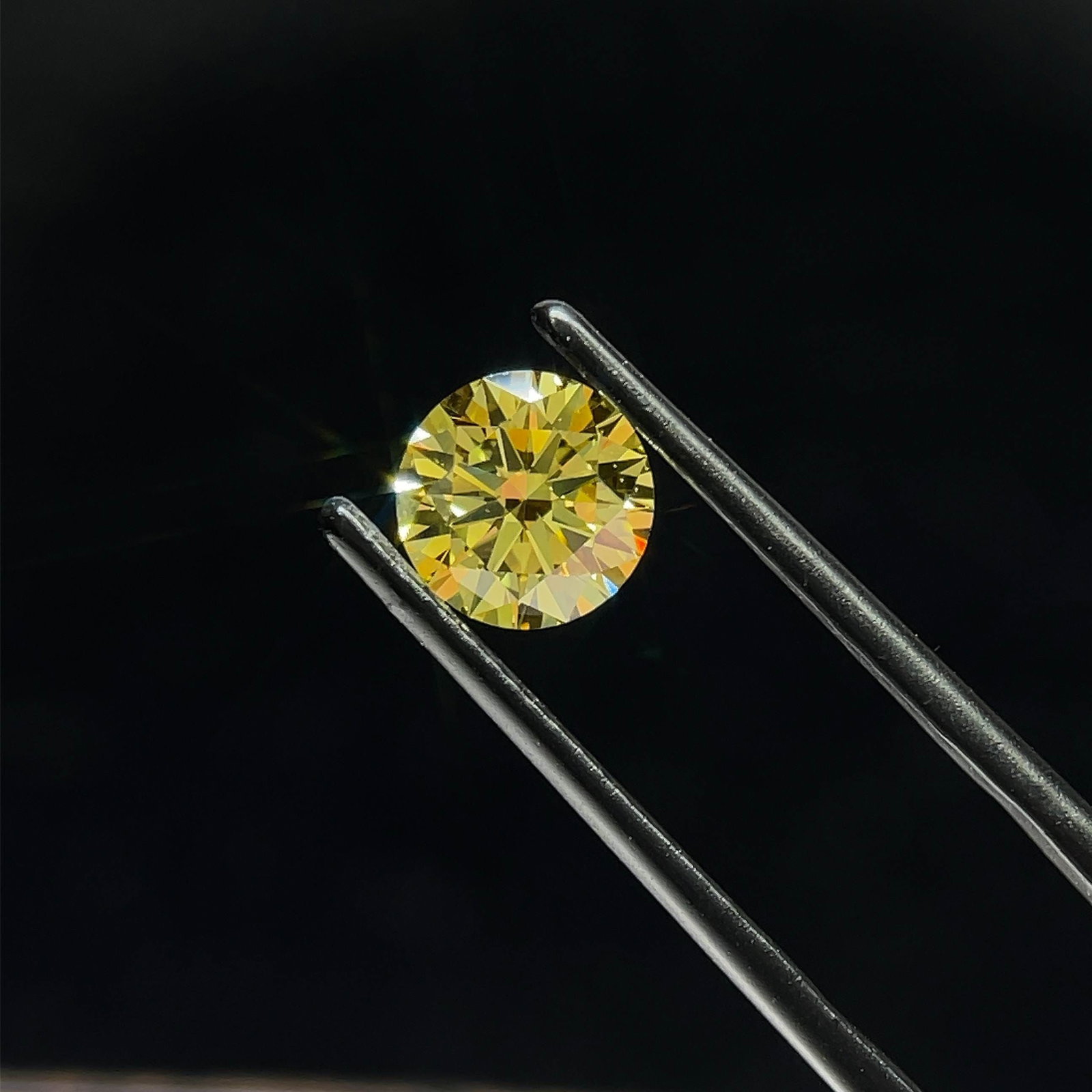 Ideal Loose Diamond - ROUND 1.26ct Fancy Intense Yellow VS1