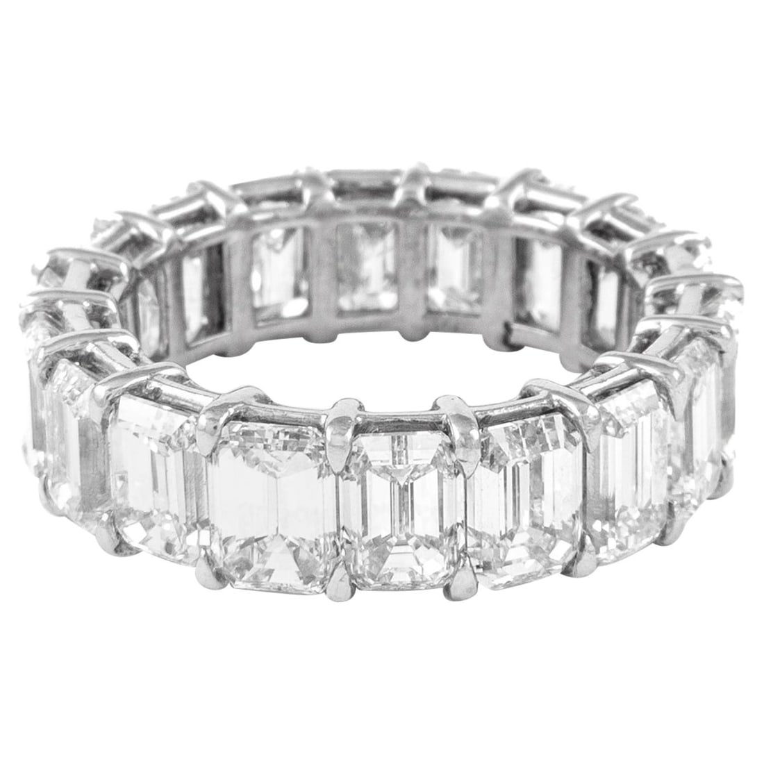 Platinum 13.50ct Emerald Cut Diamond Eternity Band: Platinum 13.50ct Emerald Cut Diamond Eternity Band This stunning emerald cut diamond eternity band features 18 exquisite emerald cut diamonds, totaling 13.50 carats, with an average weight of 0.75 car