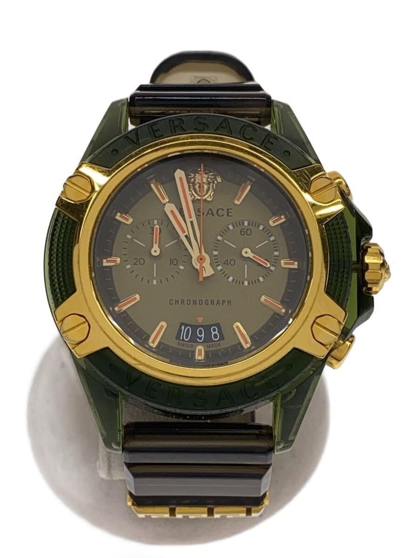 Versace vez7 Men's Chronograph Wristwatch: Versace vez7 Men's Chronograph Wristwatch This is a pre-owned VERSACE Icon Active Chronograph wristwatch designed for men. Made in Switzerland, this timepiece combines the signature style of VERSACE w