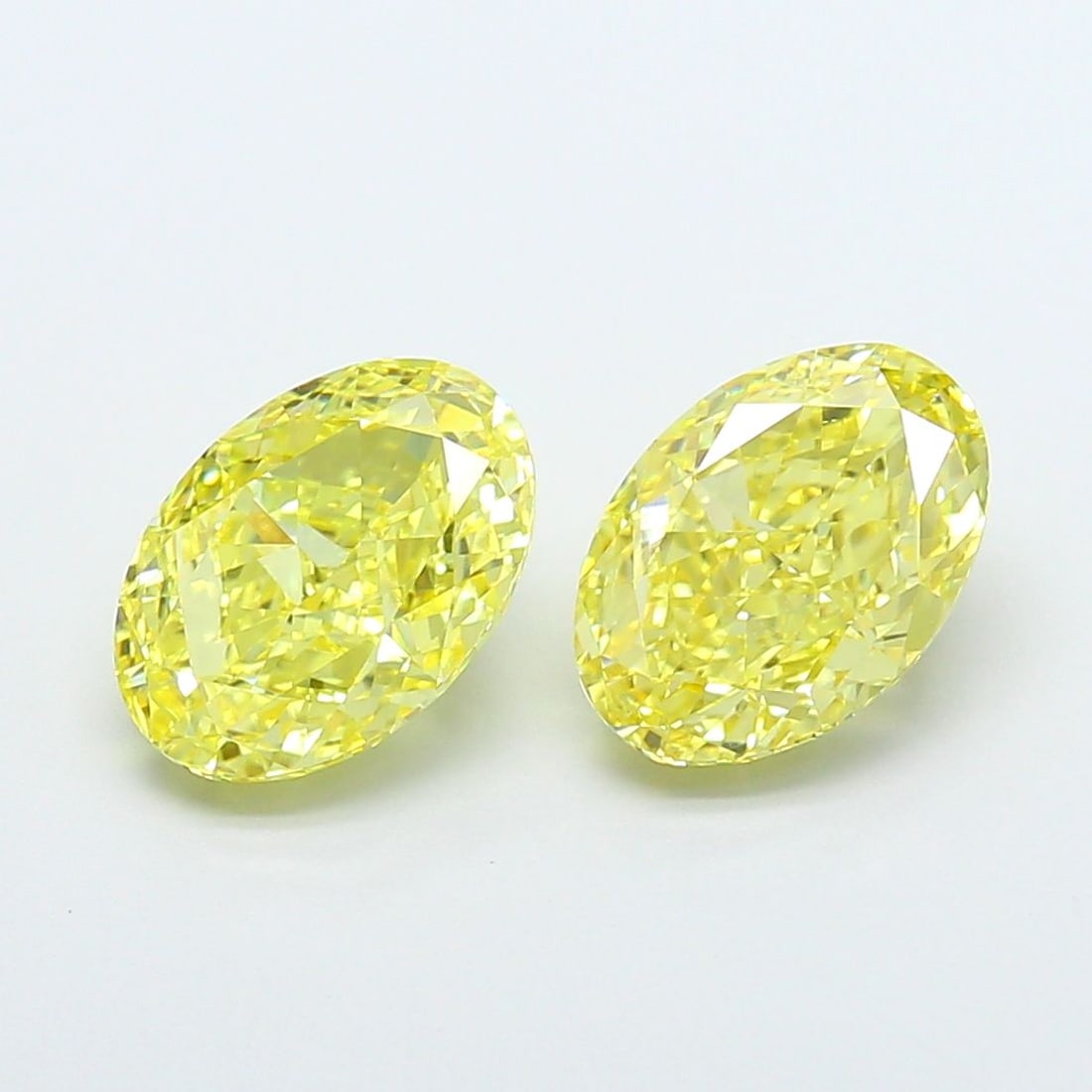 Loose Diamond - OVAL 2.02ct Fancy Vivid Yellow VS1
