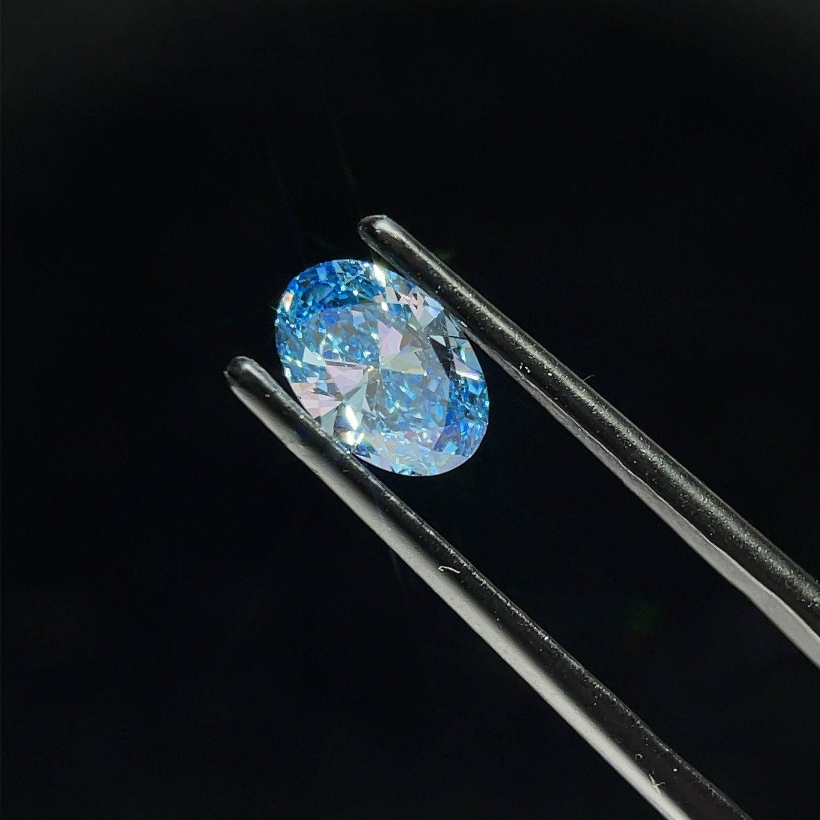 Loose Diamond - OVAL 0.96ct Fancy Vivid Blue VS1: Loose Diamond - OVAL 0.96ct Fancy Vivid Blue VS1 Source: This is a real non-mined Diamond that has been grown in a lab Shape: OVAL Carats: 0.96 Color: Fancy Vivid Blue Certification: IGI Video: Video