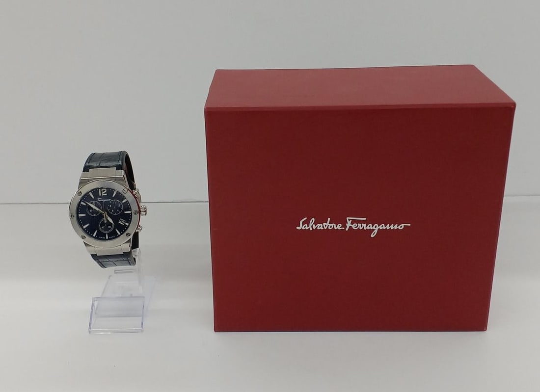 Mens Quartz Chronograph Wristwatch Salvatore Ferragamo F-80 Navy Blue