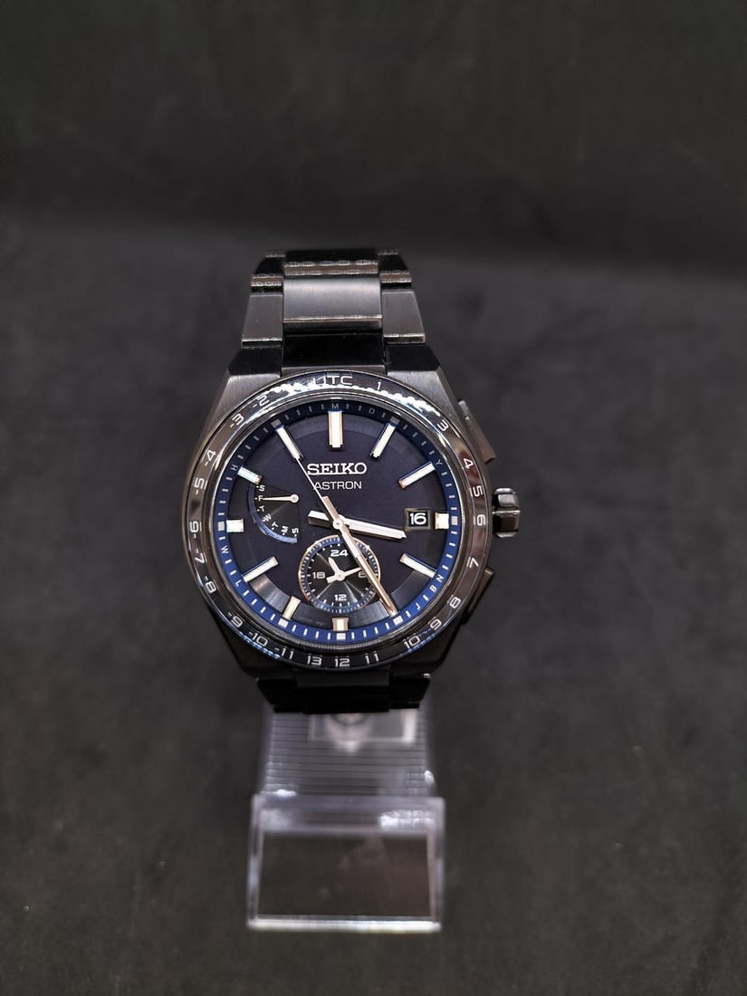 Seiko 8B63-0BB0 Astron Nextar men's solar world time wristwatch: Seiko 8B63-0BB0 Astron Nextar men's solar world time wristwatch Seiko Astron Nexter solar radio-controlled world time wristwatch for men. This pre-owned model is made in Japan and identified as model 