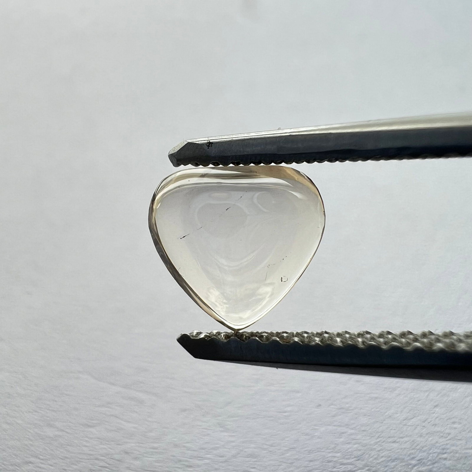 Loose Diamond - HEART 1.0ct Orange VS2: Loose Diamond - HEART 1.0ct Orange VS2 Source: This is a real non-mined Diamond that has been grown in a lab Shape: HEART Carats: 1.0 Color: Orange Certification: NONE The Diamond Depot Guarantee: All