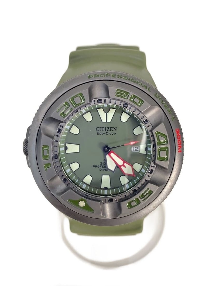 Citizen Promaster Eco Drive solar dive watch rubber band Japan: Citizen Promaster Eco Drive solar dive watch rubber band Japan This CITIZEN PROMASTER Dive Eco Drive men's wristwatch features a solar-powered movement and a durable rubber strap. The watch comes in a