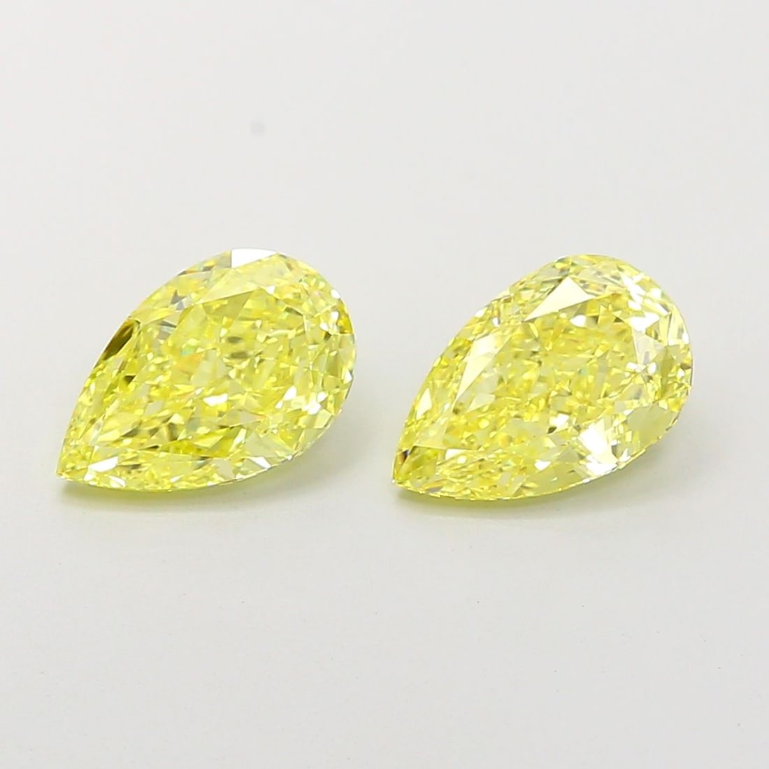 Loose Diamond - PEAR 2.07ct Fancy Intense Yellow VVS2