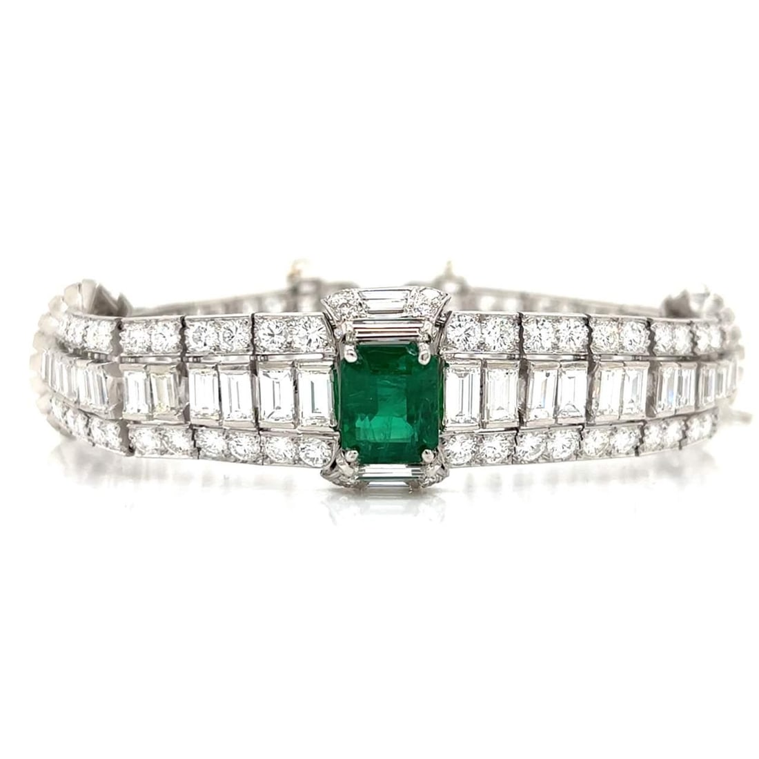Art Deco Platinum Bracelet with Emerald 4.50 Ct and Diamonds 22.00 Ct
