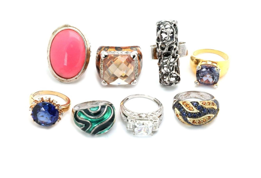 Vintage Lot of 8 Sterling Silver Rings with Multicolor Stones: Vintage Lot of 8 Sterling Silver Rings with Multicolor Stones Discover a stunning collection of vintage rings with this lot of 8 pieces, each expertly crafted from sterling silver. Some rings feature 