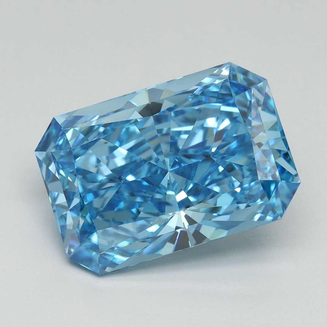 Loose Diamond - RADIANT 6.08ct Fancy Vivid Blue VVS2