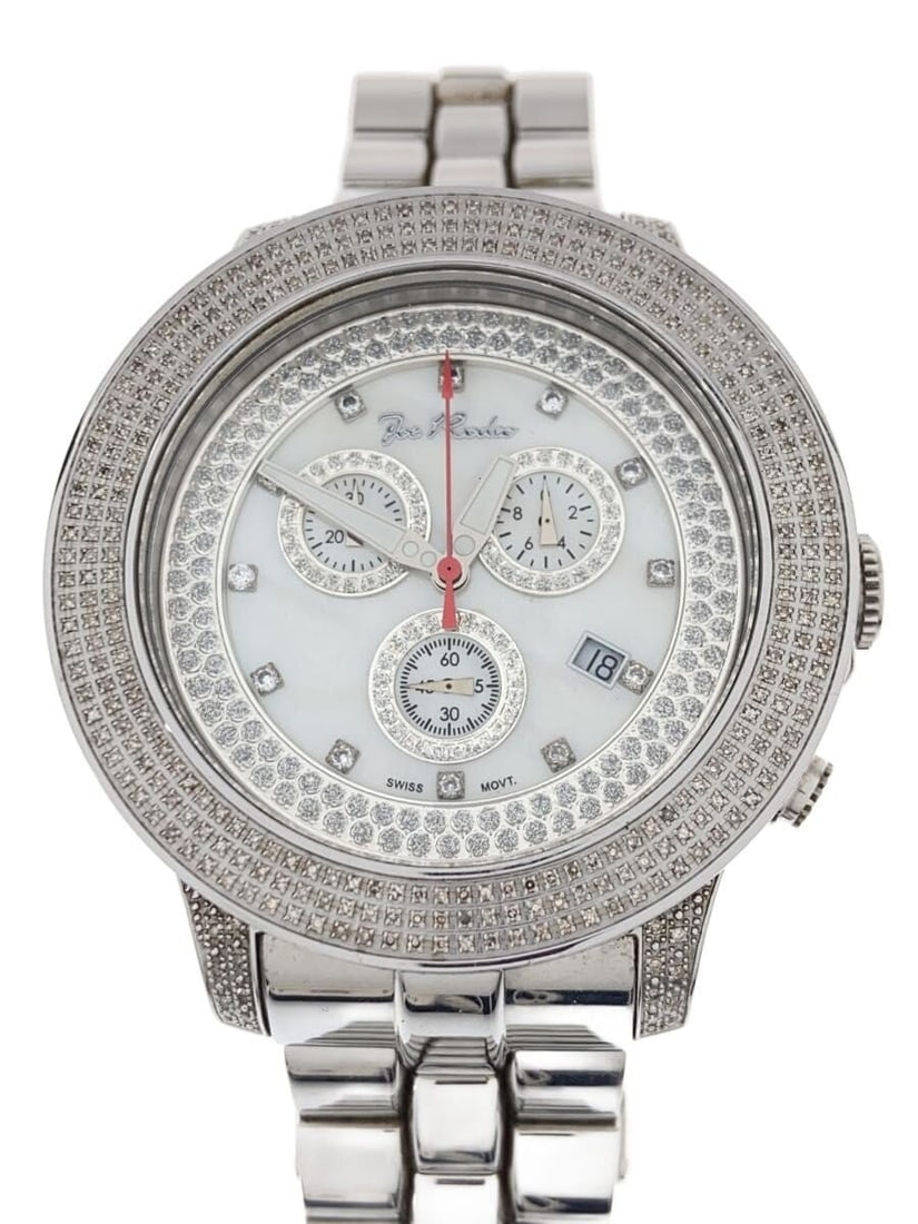 Joe Rodeo Swiss Stainless Steel Men's Wristwatch White Dial: Joe Rodeo Swiss Stainless Steel Men's Wristwatch White Dial This Joe Rodeo men's wristwatch features a stainless steel case and band, presented in a white color scheme. Designed with Swiss origin, the
