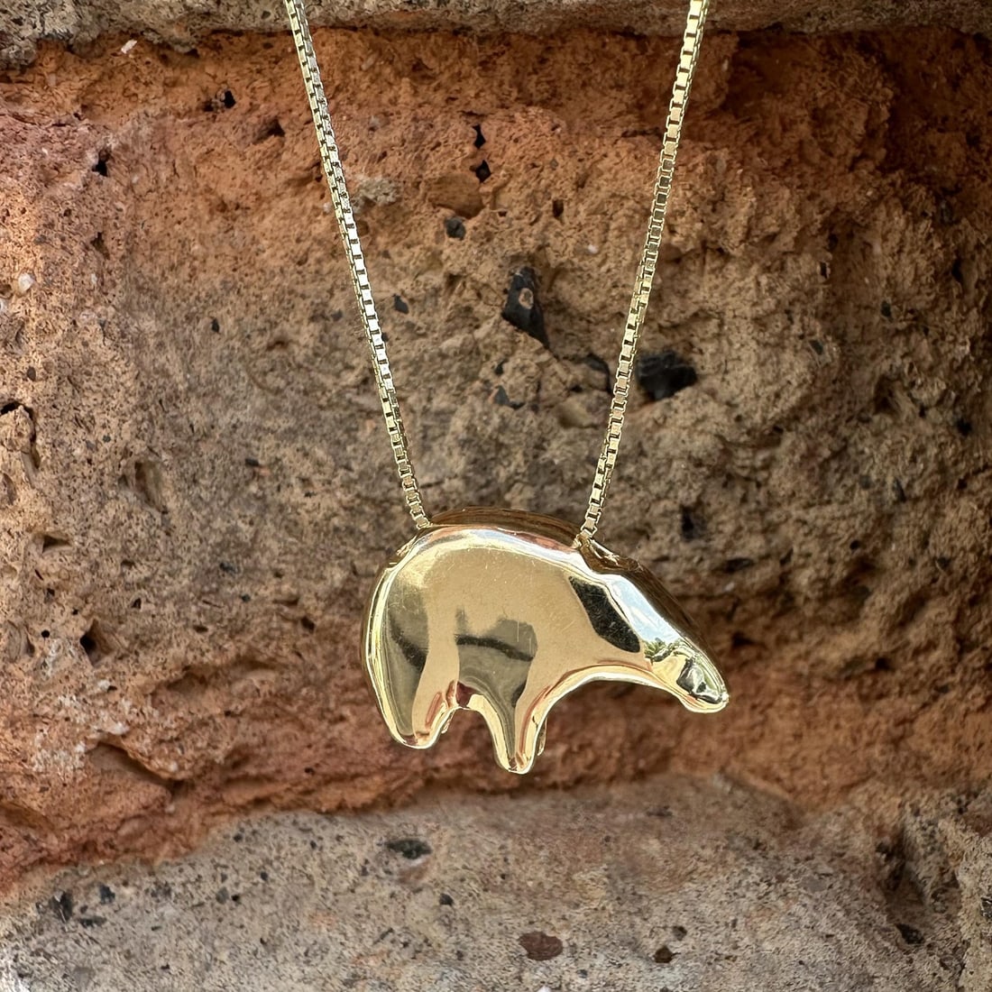 Unbranded 13-14k Yellow Gold Bear Slide Pendant Box Link Necklace 20 in: Unbranded 13-14k Yellow Gold Bear Slide Pendant Box Link Necklace 20 in Pre-owned unbranded necklace and pendant set featuring a Yellow Gold Polar Mama Bear Badger slide pendant on a box link chain. C