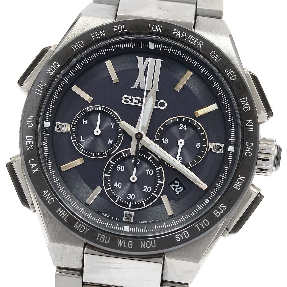 Seiko Brightz solar radio controlled titanium ceramic wristwatch: Seiko Brightz solar radio controlled titanium ceramic wristwatch This Seiko Brightz Flight Expert men's wristwatch, model SAGA209/8B92-0AF0, features a titanium and ceramic case with a matching titani