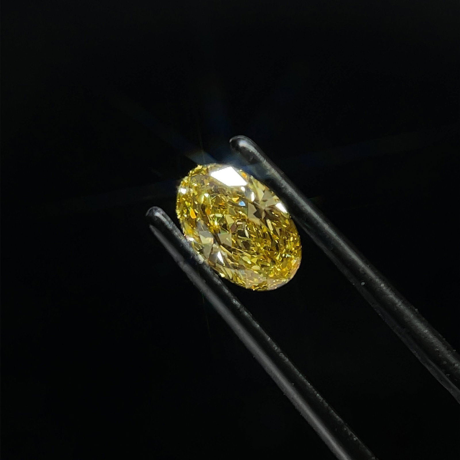 Loose Diamond - OVAL 0.93ct Fancy Vivid Yellow VVS2