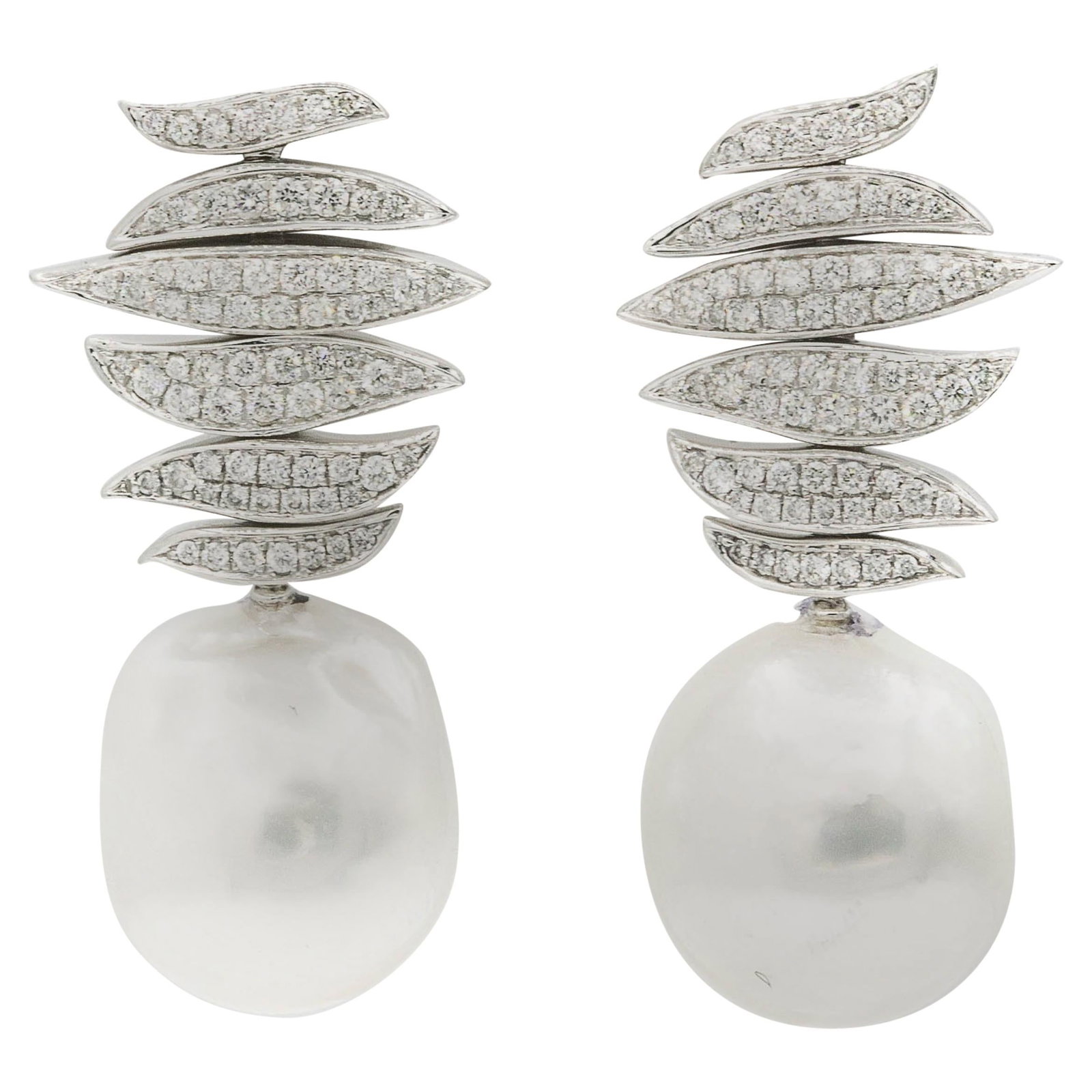Harbor Diamonds 18K White Gold South Sea Pearl Diamond Drop Earrings 0.96 Carats: Harbor Diamonds 18K White Gold South Sea Pearl Diamond Drop Earrings 0.96 Carats These exquisite drop earrings feature stunning South Sea Baroque Pearls, each measuring 14-15 mm, set in luxurious 18K 