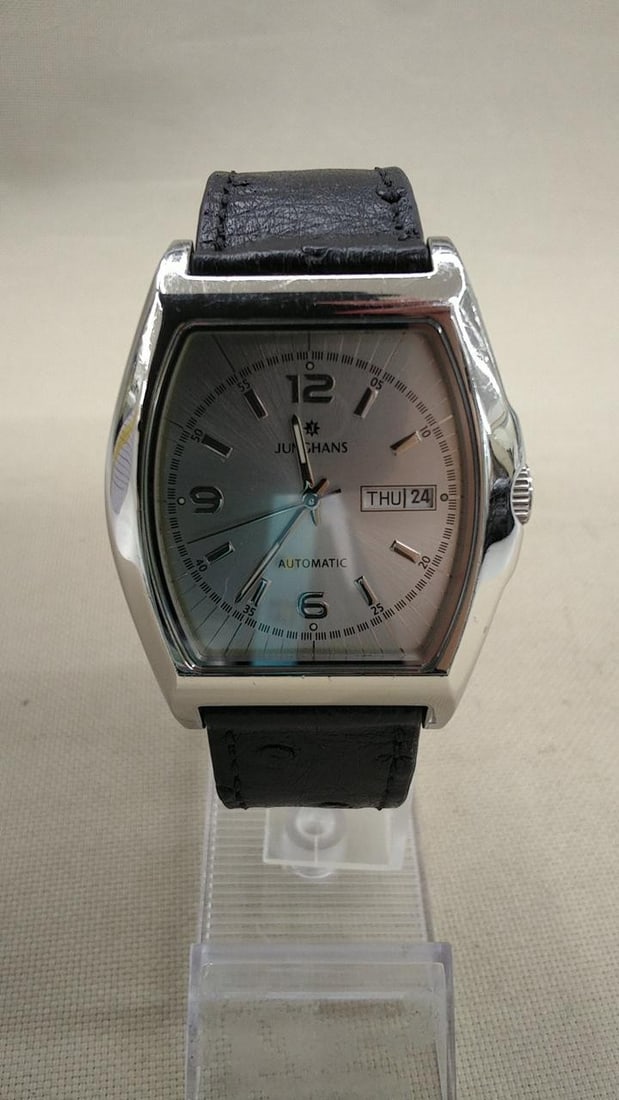 Mens Automatic Wristwatch JUNGHANS Day Date 7 4401: Mens Automatic Wristwatch JUNGHANS Day Date 7 4401 Junghans men's automatic day-date wristwatch in pre-owned condition. Made in Germany and identified as a Junghans Day-Date Automatic model 7/4401. Sp