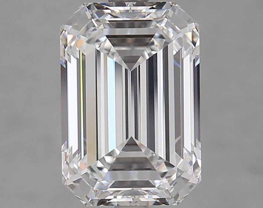 Loose Diamond - EMERALD 4.04ct D VVS1: Loose Diamond - EMERALD 4.04ct D VVS1 Source: This is a real non-mined Diamond that has been grown in a lab Shape: EMERALD Carats: 4.04 Color: D Clarity: VVS1 Certification: GIA Video: