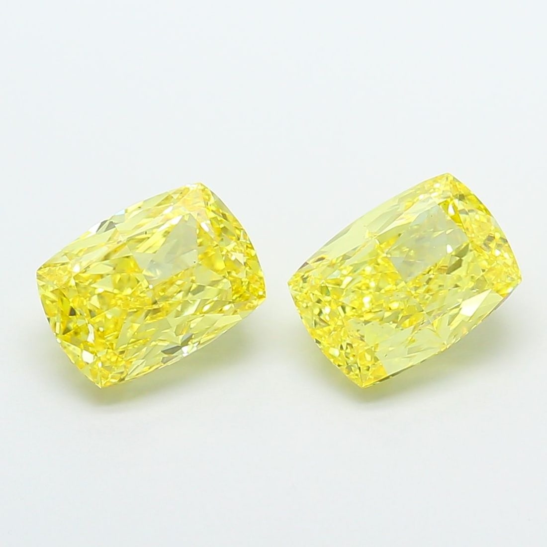 Loose Diamond - CUSHION MODIFIED 3.19ct Fancy Vivid Yellow VS1: Loose Diamond - CUSHION MODIFIED 3.19ct Fancy Vivid Yellow VS1 Source: This is a real non-mined Diamond that has been grown in a lab Shape: CUSHION MODIFIED Carats: 3.19 Color: Fancy Vivid Yellow Cert