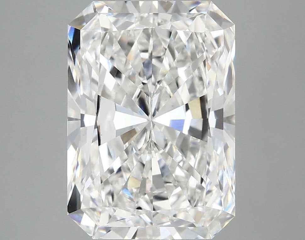 Loose Diamond - RADIANT 4.2ct E VS1: Loose Diamond - RADIANT 4.2ct E VS1 Source: This is a real non-mined Diamond that has been grown in a lab Shape: RADIANT Carats: 4.2 Color: E Clarity: VS1 Certification: IGI Video: