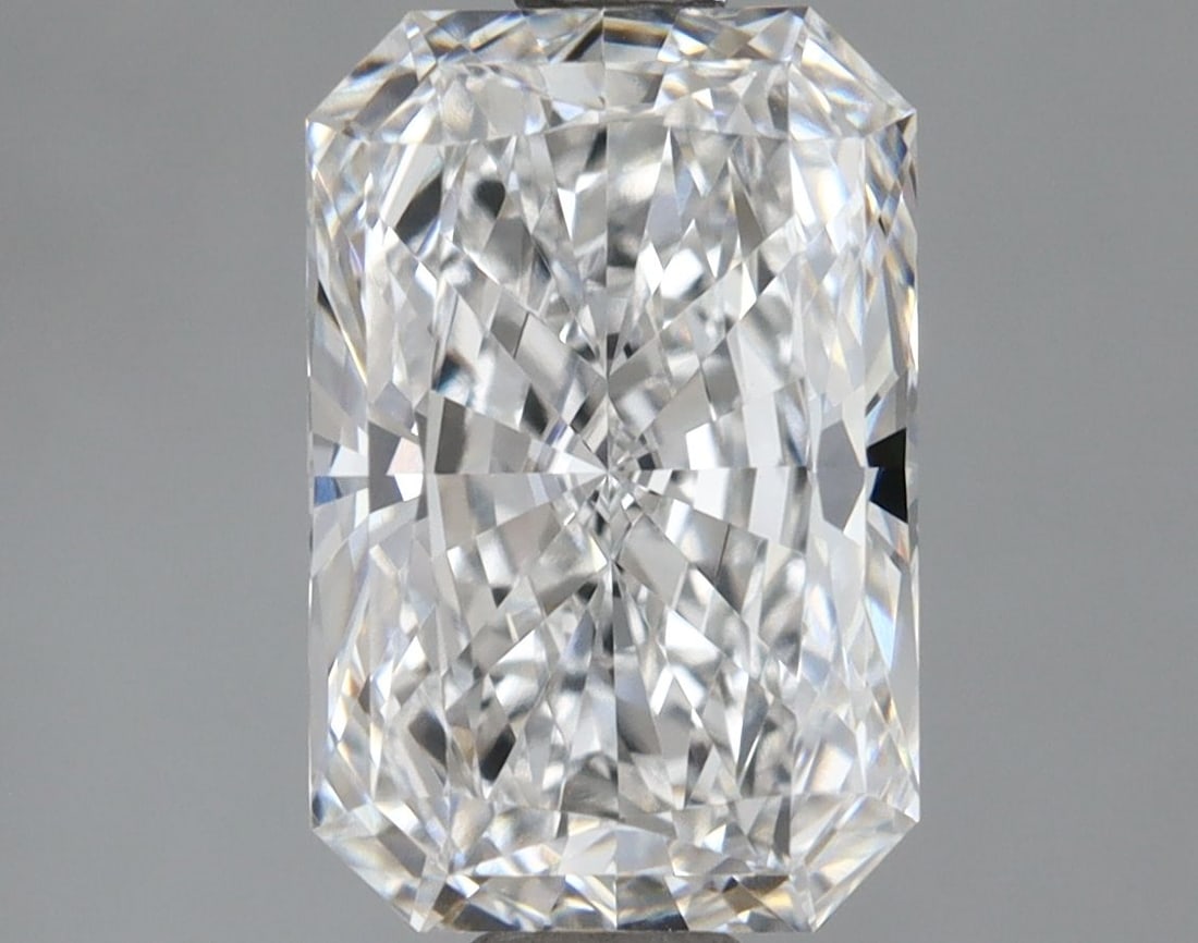 Loose Diamond - RADIANT 2.03ct E VVS1: Loose Diamond - RADIANT 2.03ct E VVS1 Source: This is a real non-mined Diamond that has been grown in a lab Shape: RADIANT Carats: 2.03 Color: E Clarity: VVS1 Certification: IGI Video: