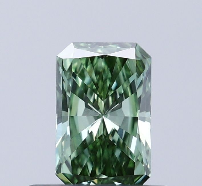 Loose Diamond - RADIANT 0.38ct Fancy Vivid Green VS1: Loose Diamond - RADIANT 0.38ct Fancy Vivid Green VS1 Source: This is a real non-mined Diamond that has been grown in a lab Shape: RADIANT Carats: 0.38 Color: Fancy Vivid Green Certification: IGI Video