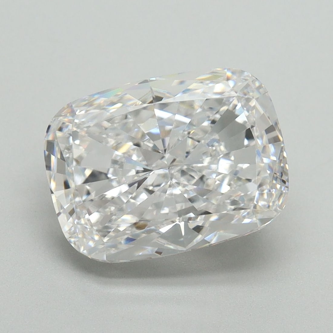 Loose Diamond - CUSHION BRILLIANT 4.01ct D VVS2: Loose Diamond - CUSHION BRILLIANT 4.01ct D VVS2 Source: This is a real non-mined Diamond that has been grown in a lab Shape: CUSHION BRILLIANT Carats: 4.01 Color: D Clarity: VVS2 Certification: IGI Vi