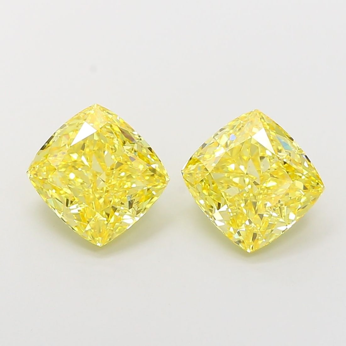 Loose Diamond - CUSHION MODIFIED 3.03ct Fancy Vivid Yellow VS2: Loose Diamond - CUSHION MODIFIED 3.03ct Fancy Vivid Yellow VS2 Source: This is a real non-mined Diamond that has been grown in a lab Shape: CUSHION MODIFIED Carats: 3.03 Color: Fancy Vivid Yellow Cert