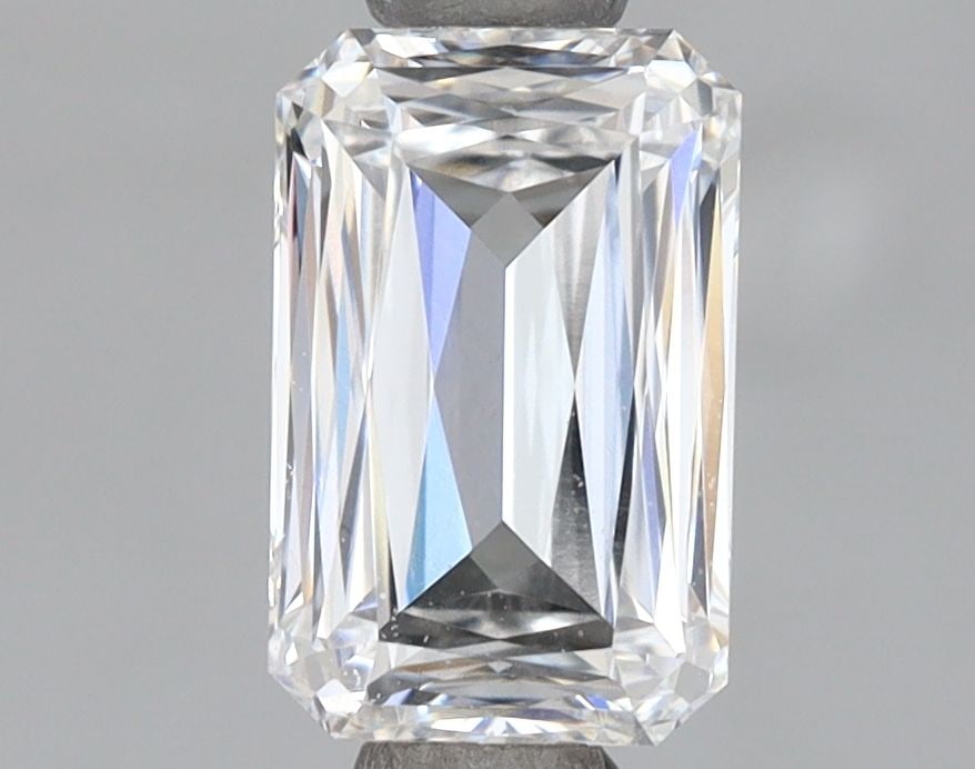 Loose Diamond - RADIANT 1.13ct E VVS2: Loose Diamond - RADIANT 1.13ct E VVS2 Source: This is a real non-mined Diamond that has been grown in a lab Shape: RADIANT Carats: 1.13 Color: E Clarity: VVS2 Certification: IGI Video: