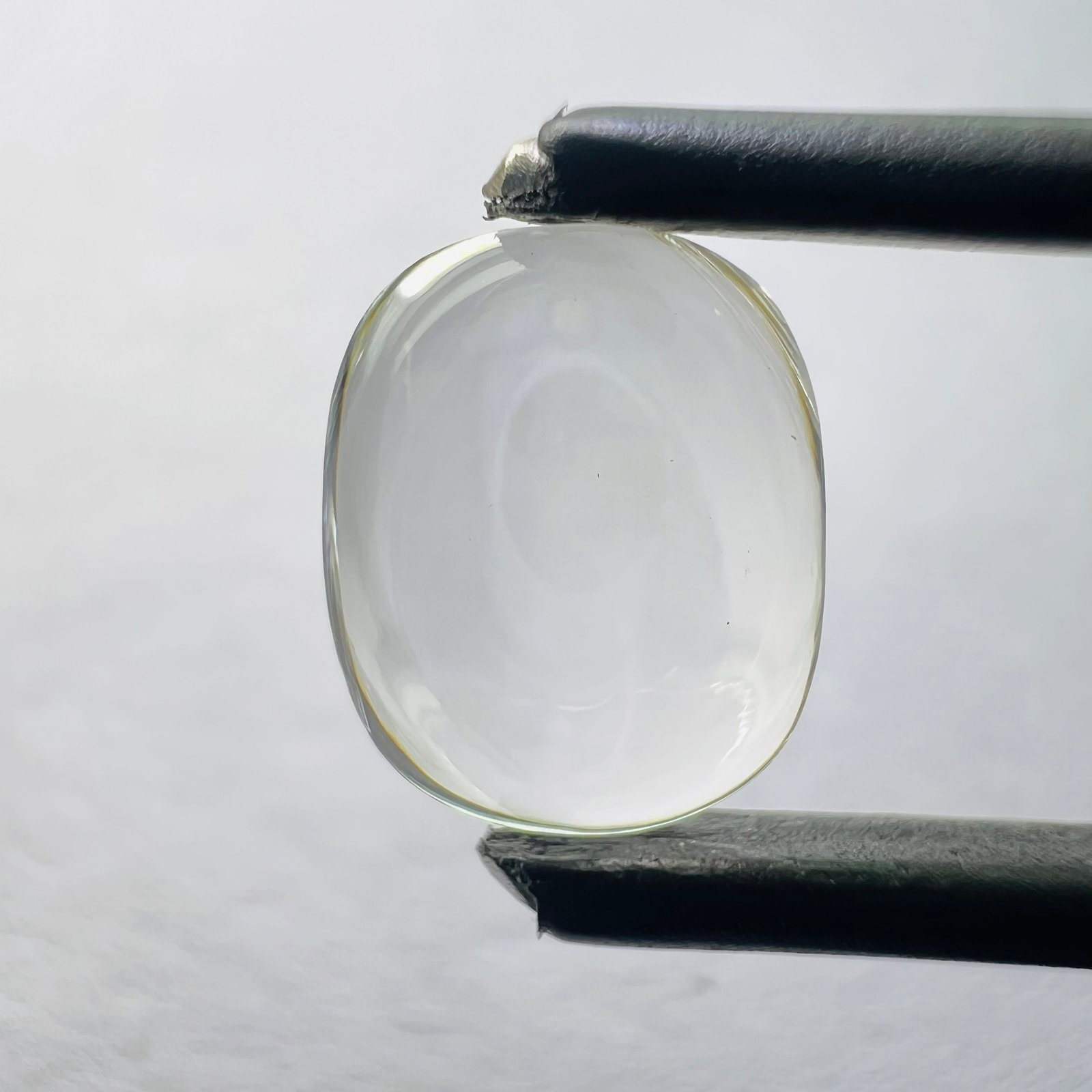 Loose Diamond - CUSHION BRILLIANT 1.41ct F VS1: Loose Diamond - CUSHION BRILLIANT 1.41ct F VS1 Source: This is a real non-mined Diamond that has been grown in a lab Shape: CUSHION BRILLIANT Carats: 1.41 Color: F Clarity: VS1 Certification: NONE Vid