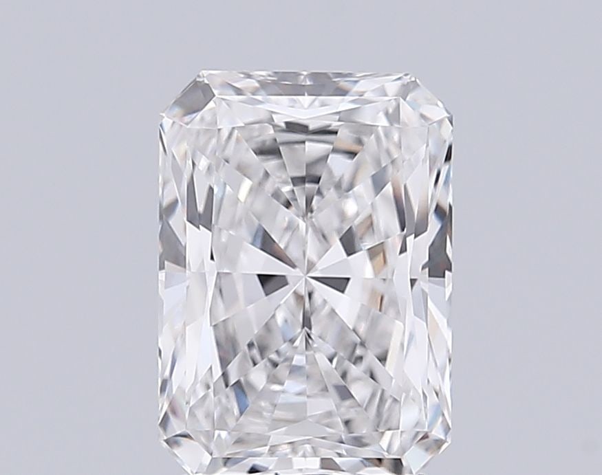 Loose Diamond - RADIANT 2.4ct E VVS2: Loose Diamond - RADIANT 2.4ct E VVS2 Source: This is a real non-mined Diamond that has been grown in a lab Shape: RADIANT Carats: 2.4 Color: E Clarity: VVS2 Certification: IGI Video: