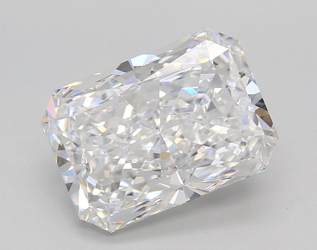Loose Diamond - RADIANT 5.09ct D VVS1: Loose Diamond - RADIANT 5.09ct D VVS1 Source: This is a real non-mined Diamond that has been grown in a lab Shape: RADIANT Carats: 5.09 Color: D Clarity: VVS1 Certification: IGI Video: