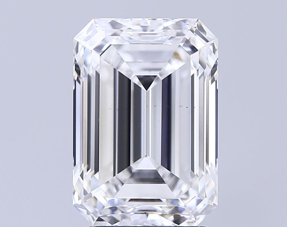 Loose Diamond - EMERALD 3.59ct E VS1: Loose Diamond - EMERALD 3.59ct E VS1 Source: This is a real non-mined Diamond that has been grown in a lab Shape: EMERALD Carats: 3.59 Color: E Clarity: VS1 Certification: IGI Video: