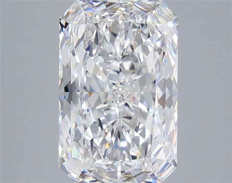 Loose Diamond - RADIANT 4.08ct E VVS2: Loose Diamond - RADIANT 4.08ct E VVS2 Source: This is a real non-mined Diamond that has been grown in a lab Shape: RADIANT Carats: 4.08 Color: E Clarity: VVS2 Certification: IGI Video: