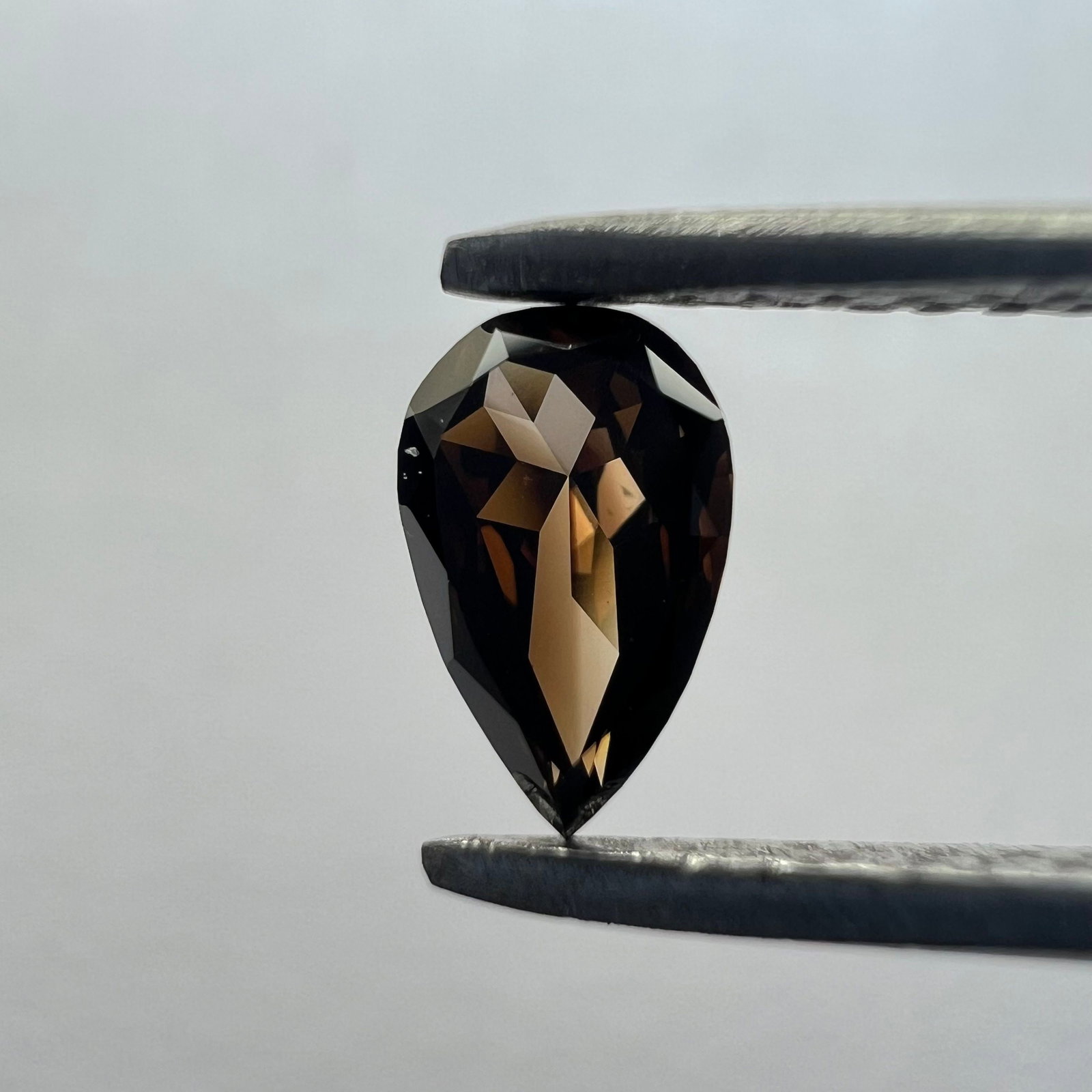 Loose Diamond - PEAR 0.29ct Brown VVS2: Loose Diamond - PEAR 0.29ct Brown VVS2 Source: This is a real non-mined Diamond that has been grown in a lab Shape: PEAR Carats: 0.29 Color: Brown Certification: NONE The Diamond Depot Guarantee: All 