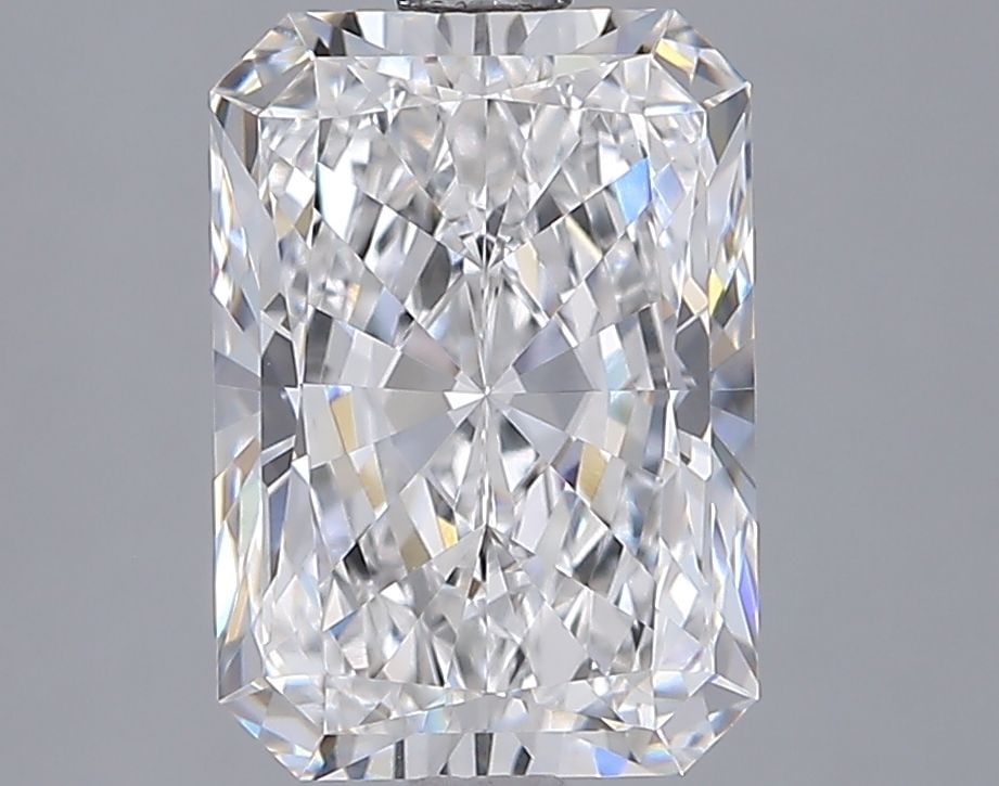Loose Diamond - RADIANT 3.08ct D VVS1: Loose Diamond - RADIANT 3.08ct D VVS1 Source: This is a real non-mined Diamond that has been grown in a lab Shape: RADIANT Carats: 3.08 Color: D Clarity: VVS1 Certification: IGI Video: