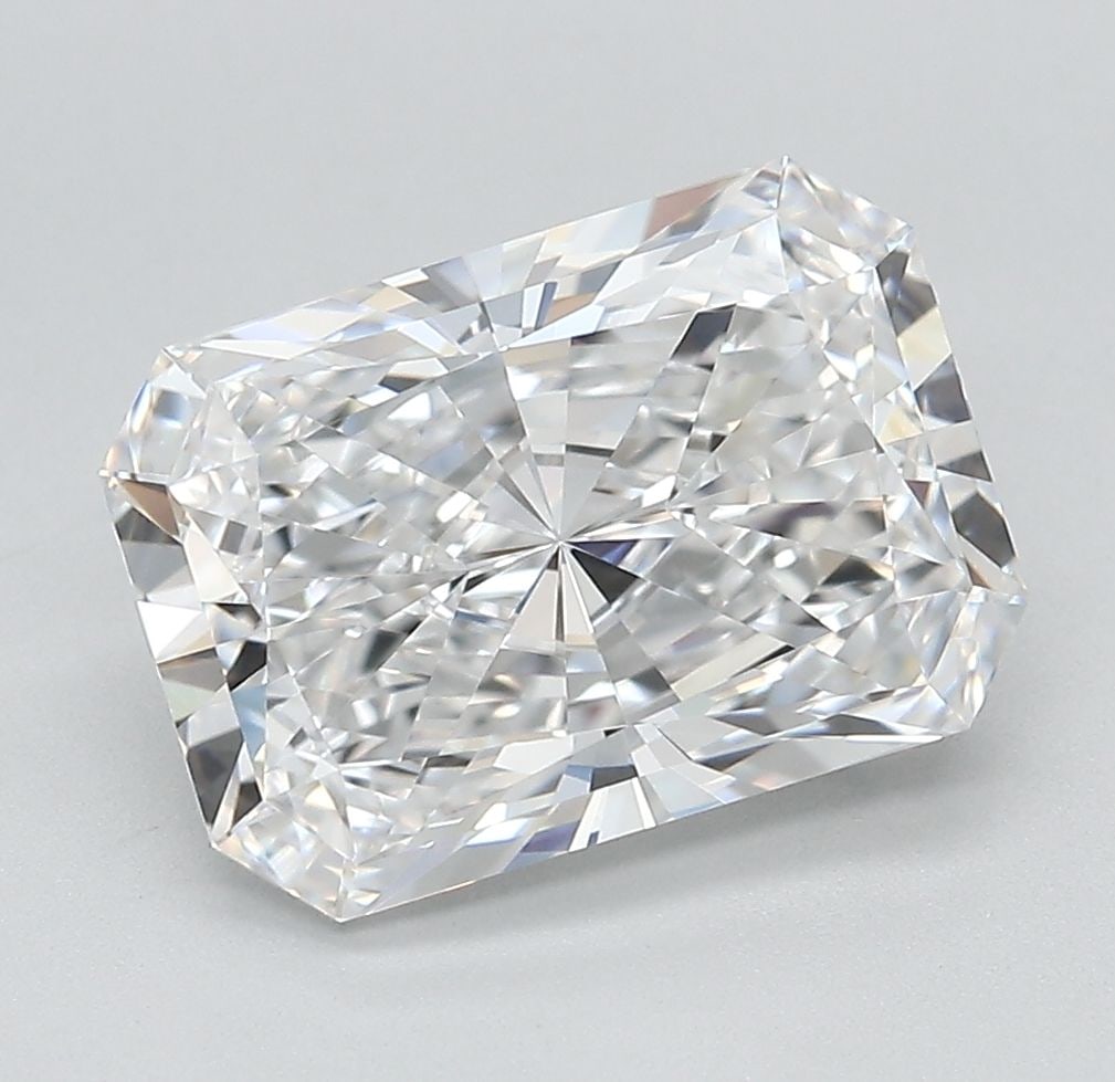 Loose Diamond - RADIANT 3.66ct D IF: Loose Diamond - RADIANT 3.66ct D IF Source: This is a real non-mined Diamond that has been grown in a lab Shape: RADIANT Carats: 3.66 Color: D Clarity: IF Certification: IGI Video: