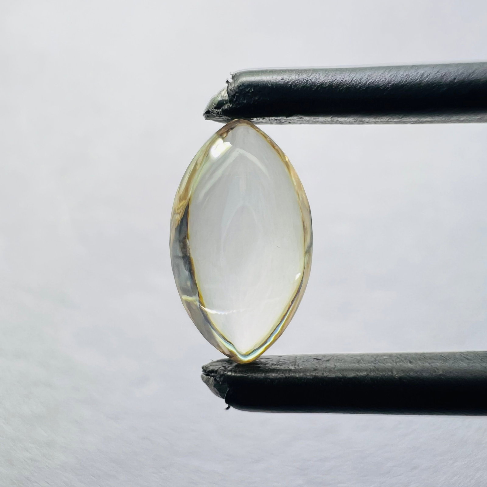 Loose Diamond - MARQUISE 0.7ct Brown VS1: Loose Diamond - MARQUISE 0.7ct Brown VS1 Source: This is a real non-mined Diamond that has been grown in a lab Shape: MARQUISE Carats: 0.7 Color: Brown Certification: NONE Video: