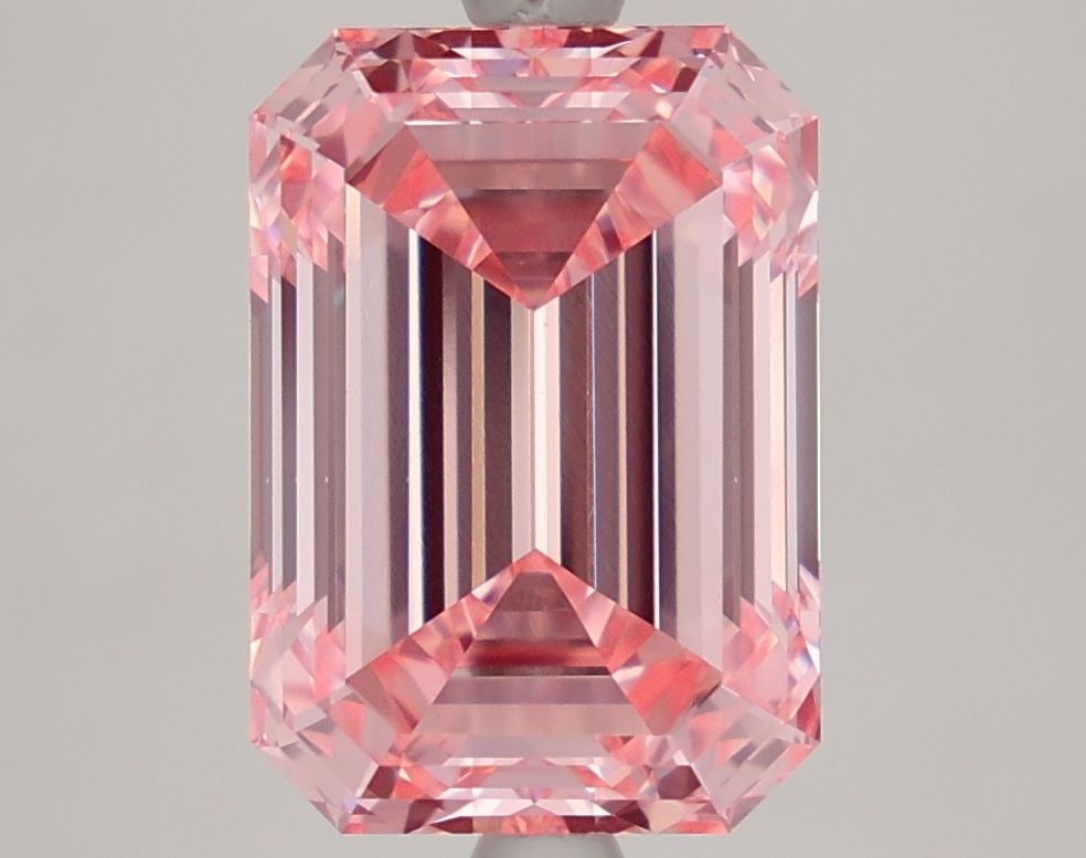 Loose Diamond - EMERALD 5.06ct Fancy Vivid Pink VVS2: Loose Diamond - EMERALD 5.06ct Fancy Vivid Pink VVS2 Source: This is a real non-mined Diamond that has been grown in a lab Shape: EMERALD Carats: 5.06 Color: Fancy Vivid Pink Certification: IGI Video: