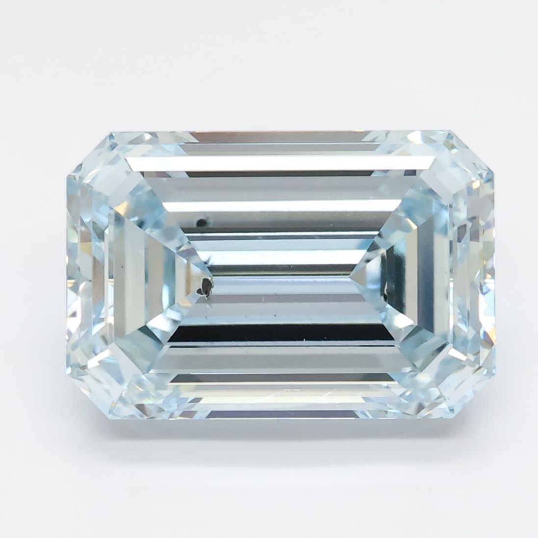 Loose Diamond - EMERALD 5.14ct Blue SI2: Loose Diamond - EMERALD 5.14ct Blue SI2 Source: This is a real non-mined Diamond that has been grown in a lab Shape: EMERALD Carats: 5.14 Color: Blue Certification: NONE Video: