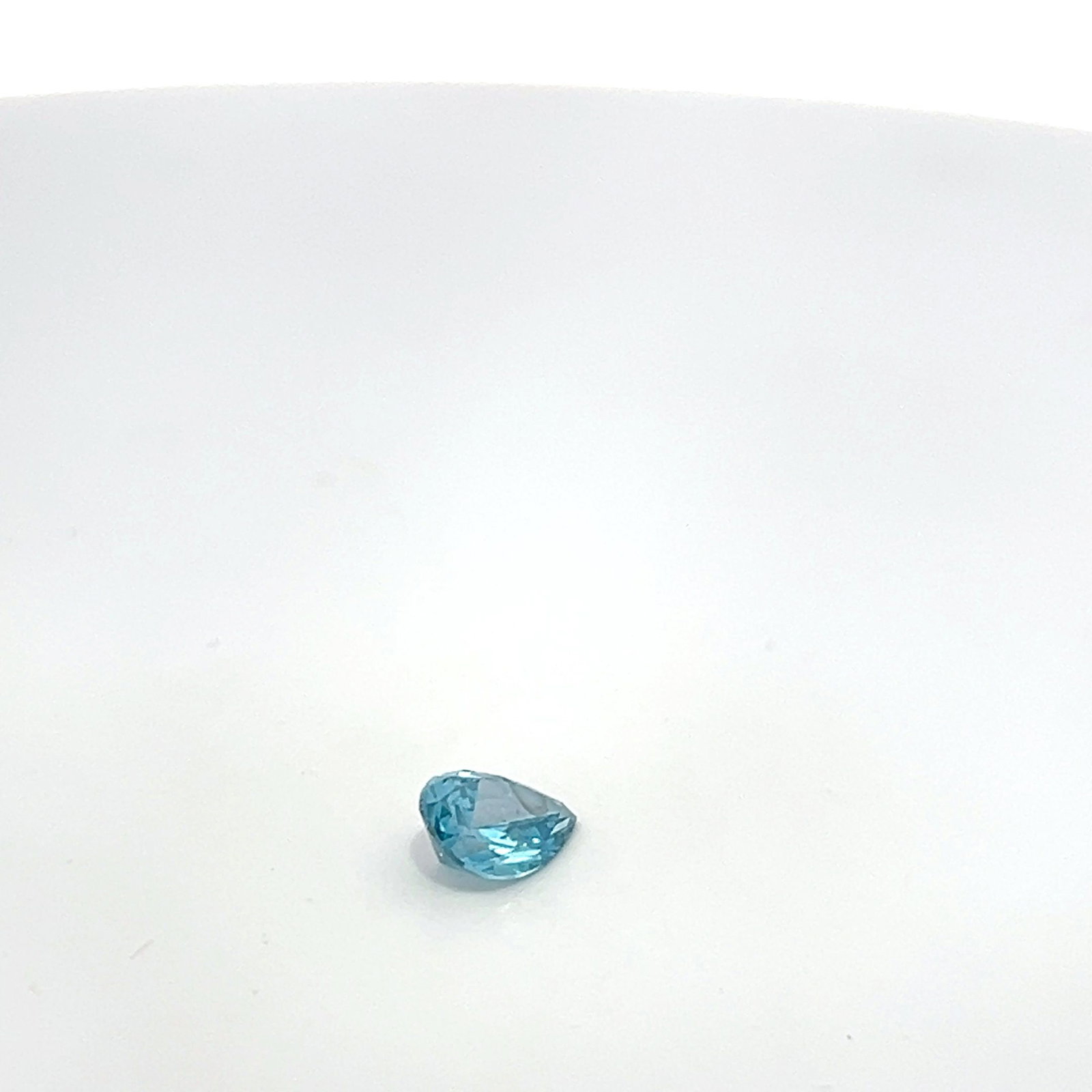 Loose Diamond - PEAR 0.99ct Fancy Blue VS2: Loose Diamond - PEAR 0.99ct Fancy Blue VS2 Source: This is a real non-mined Diamond that has been grown in a lab Shape: PEAR Carats: 0.99 Color: Fancy Blue Certification: NONE The Diamond Depot Guaran